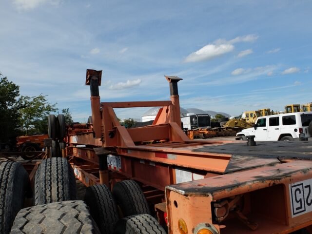 2004 used 40 ft. Container Chassis