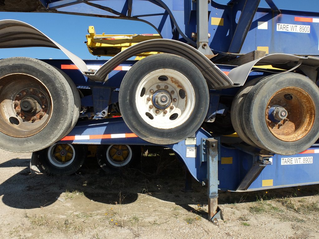 900716 tri-axle tank chassis (4) lr