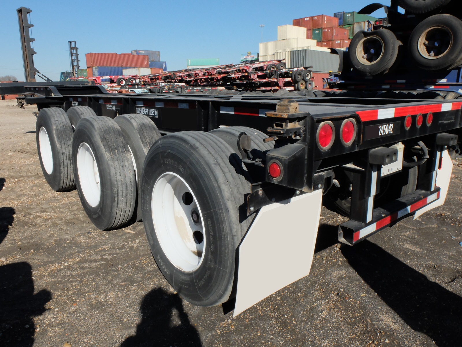 245042 20'-40'-45' extendable combination container chassis_1 lr