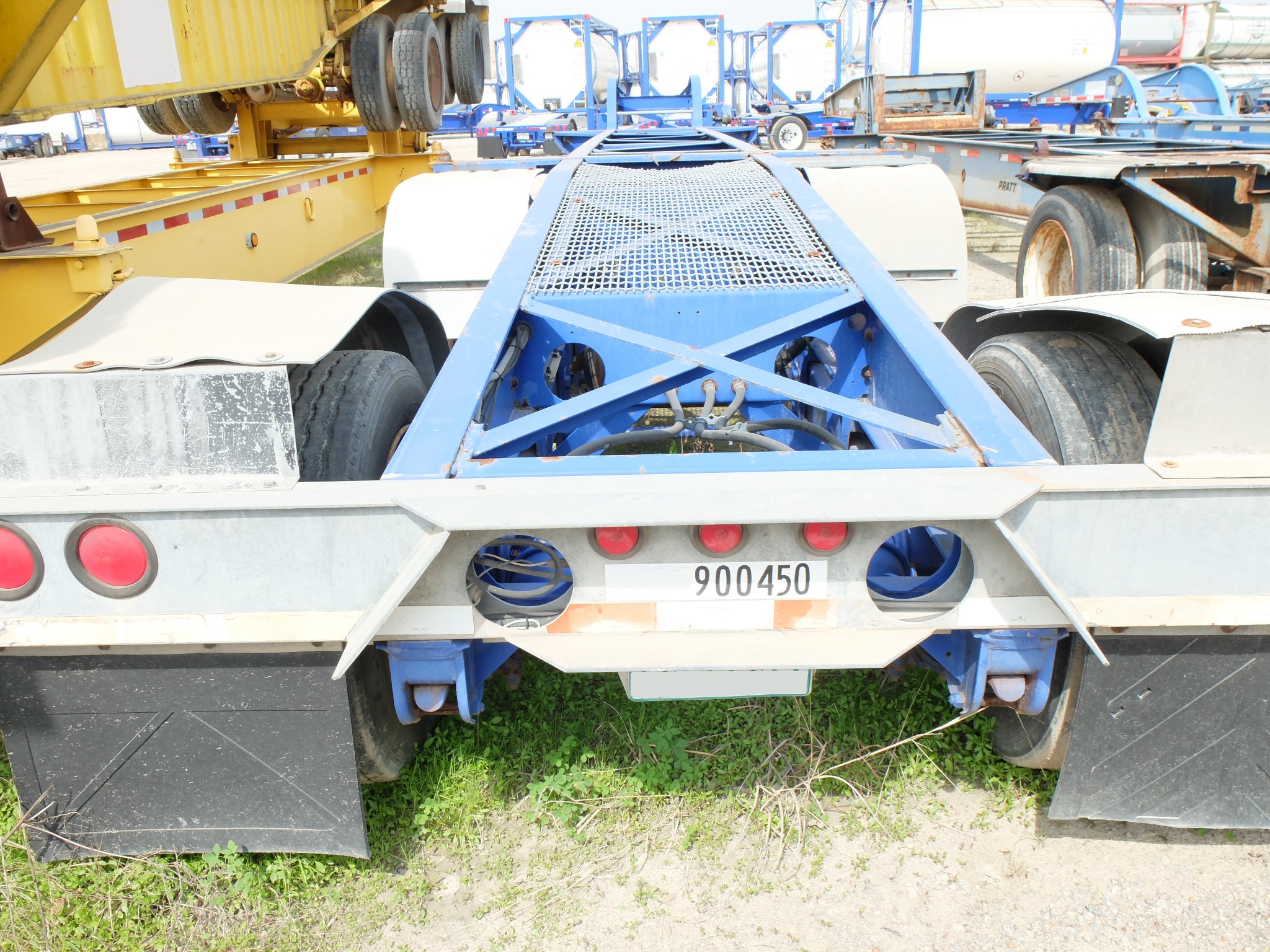 900450 tank chassis (2) lr