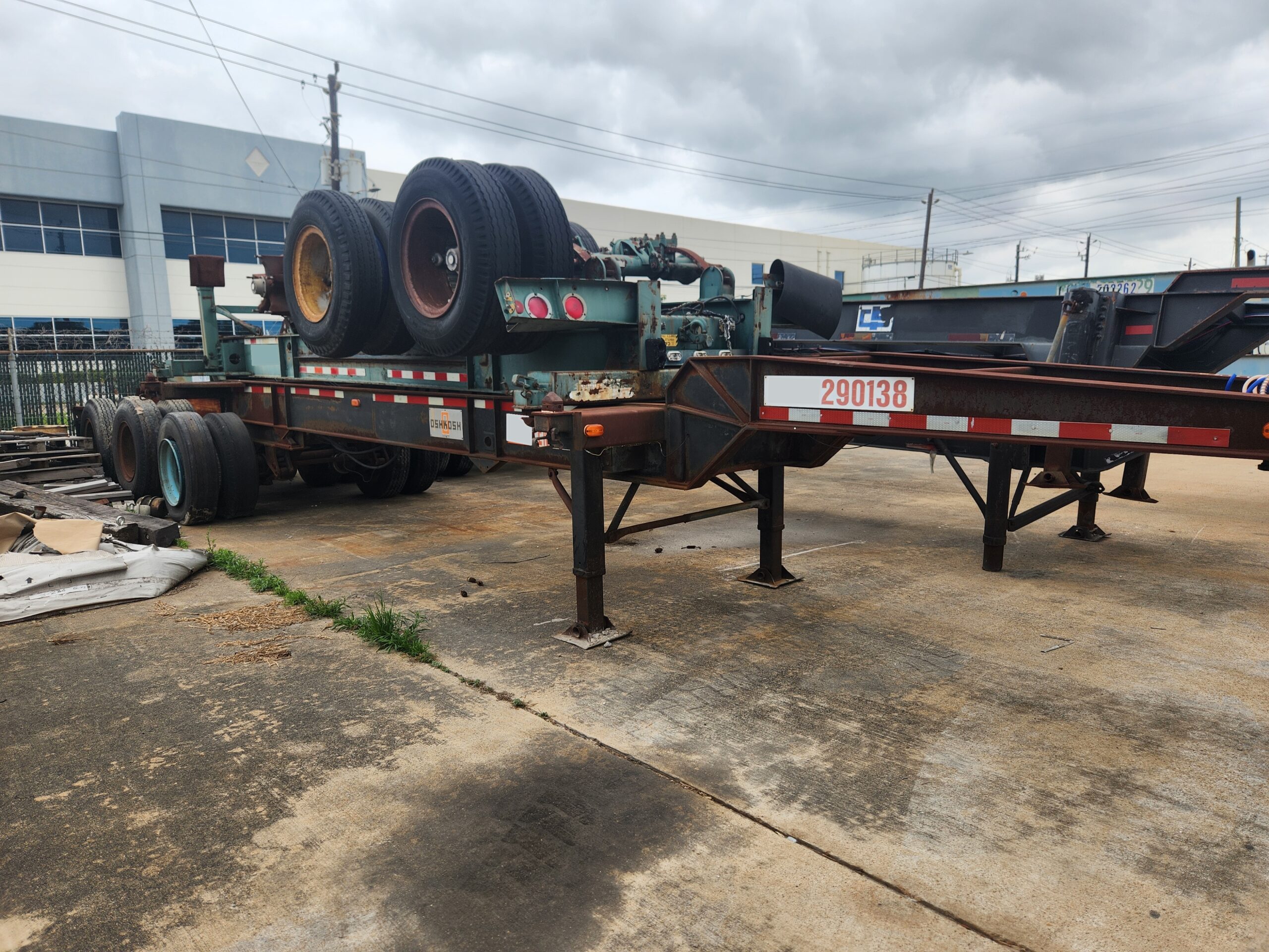 20 ft. tri-axle container chassis