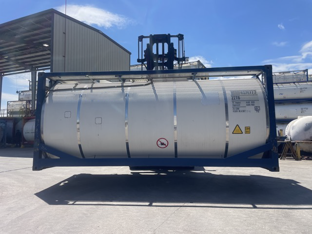 Bulk liquid ISO tank container