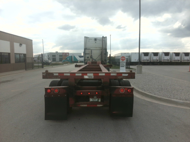 070058 Tri-axle 20' Chassis (2)