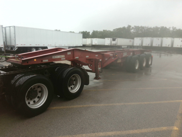 070159 Tri-Axle 20' Chassis (2)