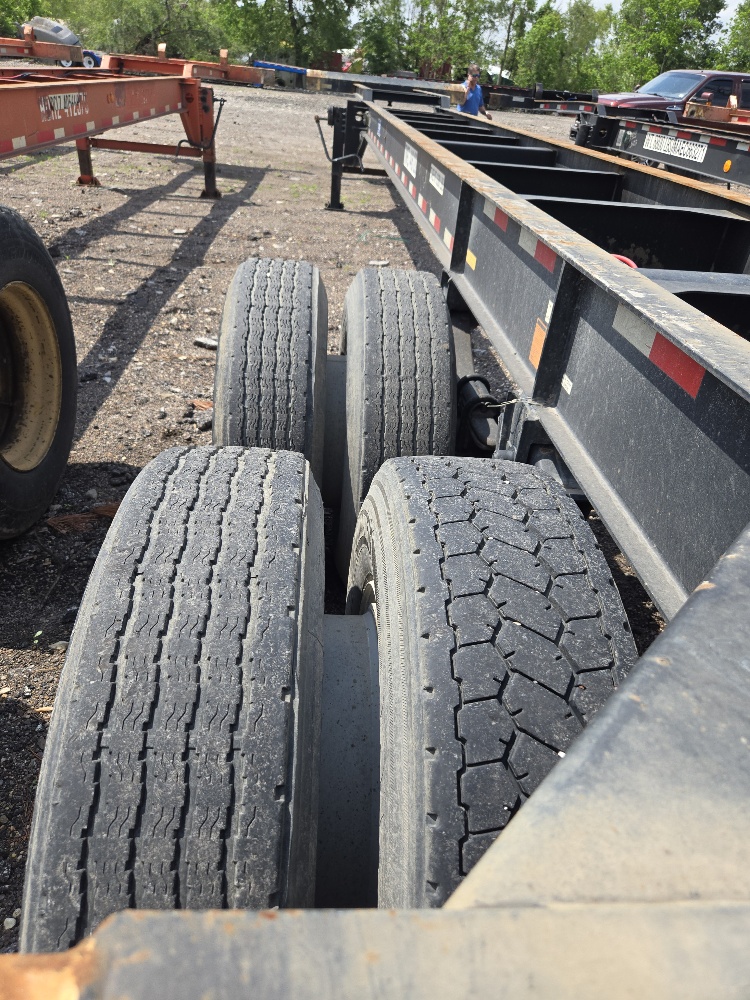 446127 40 ft. container chassis (3)