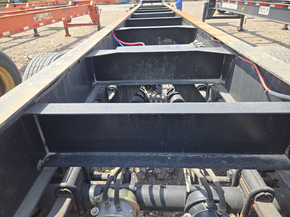 446127 40 ft. container chassis (5)
